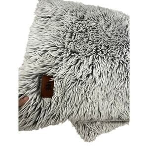 EUC Frye soft gray shaggy throw 60 x 70 beautiful quality warm cozy winter couch